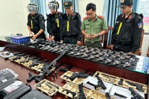 Lần theo tội phạm trên mạng, công an phát hiện kho súng bí mật