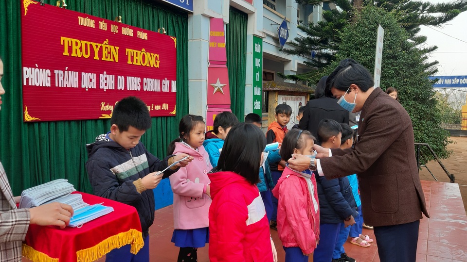 Trang bị kiến thức, kỹ năng phòng bệnh Corona cho học sinh - 2 Trang bị kiến thức, kỹ năng phòng bệnh Corona cho học sinh - 2