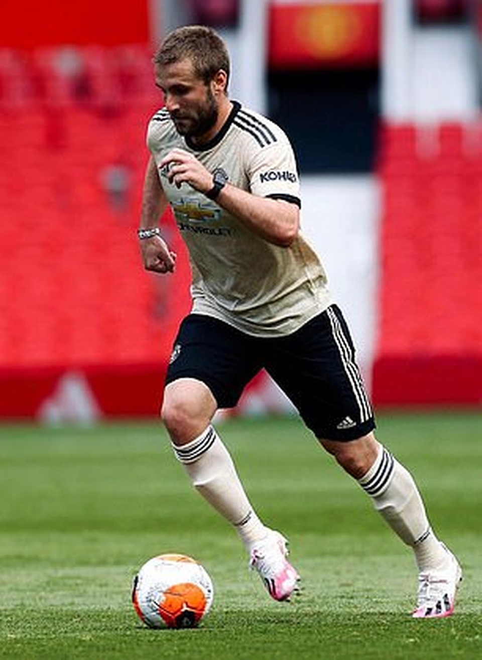 Luke Shaw lập cú đúp trong trận đấu có 8 bàn thắng của Man Utd - 1