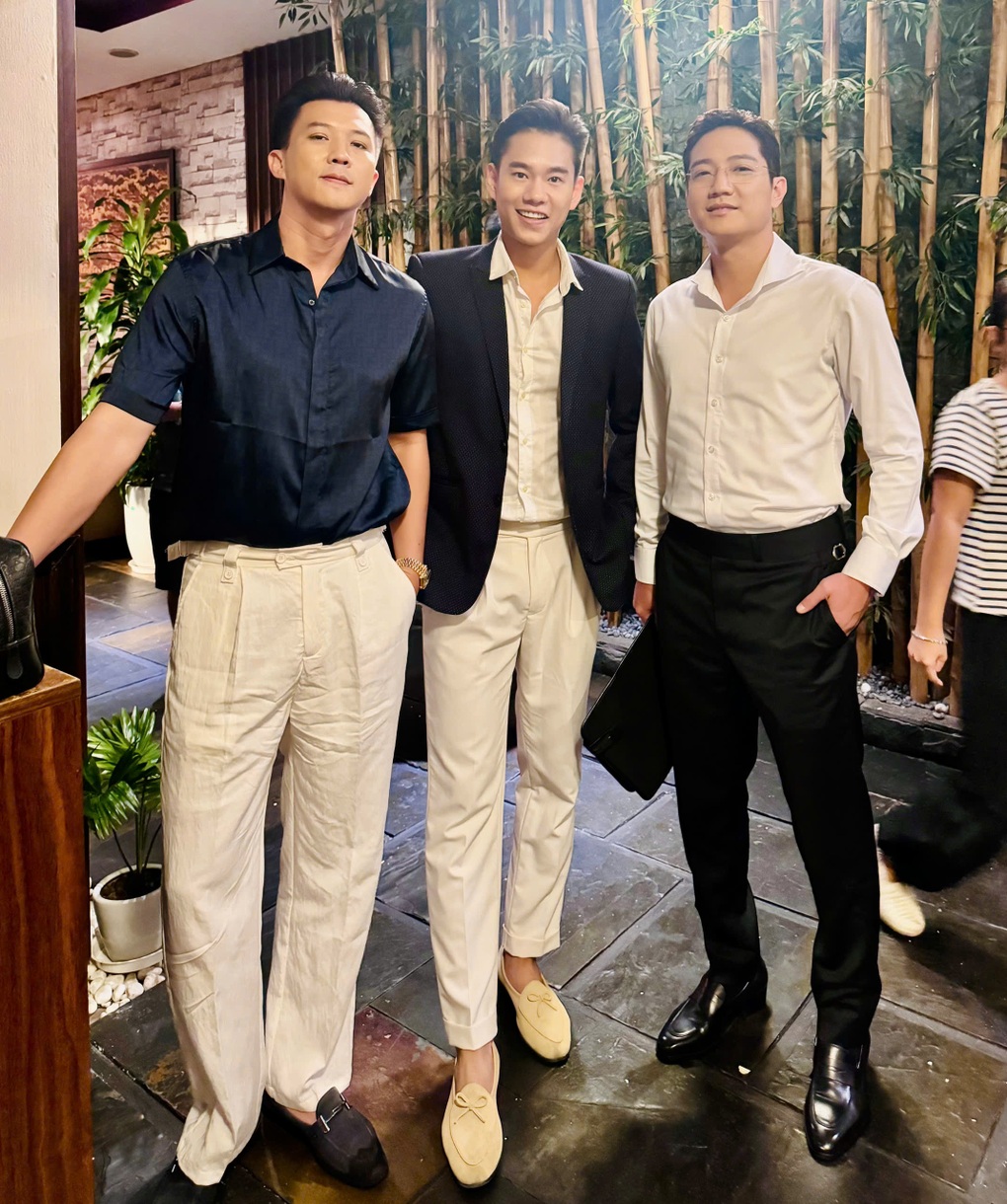 Hà Việt Dũng đóng phim giờ vàng, khán giả khen chuẩn phong thái tổng tài - 4 Hà Việt Dũng đóng phim giờ vàng, khán giả khen chuẩn phong thái tổng tài - 4