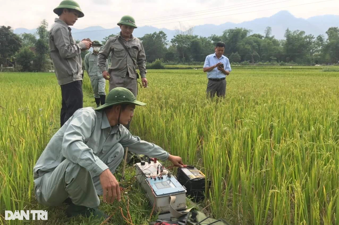 Hơn 100 ngôi nhà rạn nứt, gần 300 giếng cạn nước bất thường - 5 Hơn 100 ngôi nhà rạn nứt, gần 300 giếng cạn nước bất thường - 5