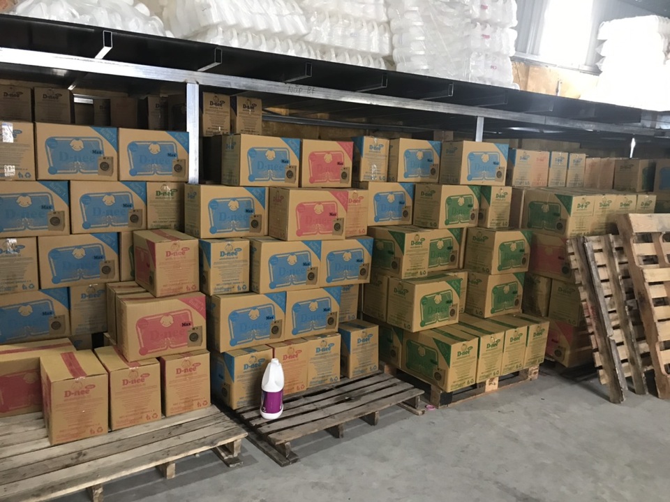 Cận cảnh cơ sở sản xuất nước giặt Thái Lan giả mạo quy mô lớn tại Hà Nội - 2 Cận cảnh cơ sở sản xuất nước giặt Thái Lan giả mạo quy mô lớn tại Hà Nội - 2