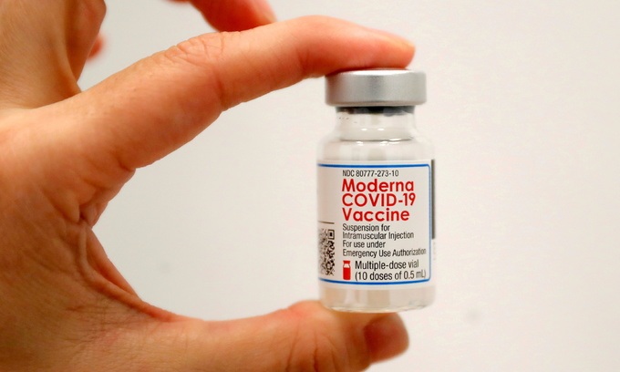 Những ai đủ điều kiện tiêm vaccine Moderna của Mỹ? - Ảnh 1.