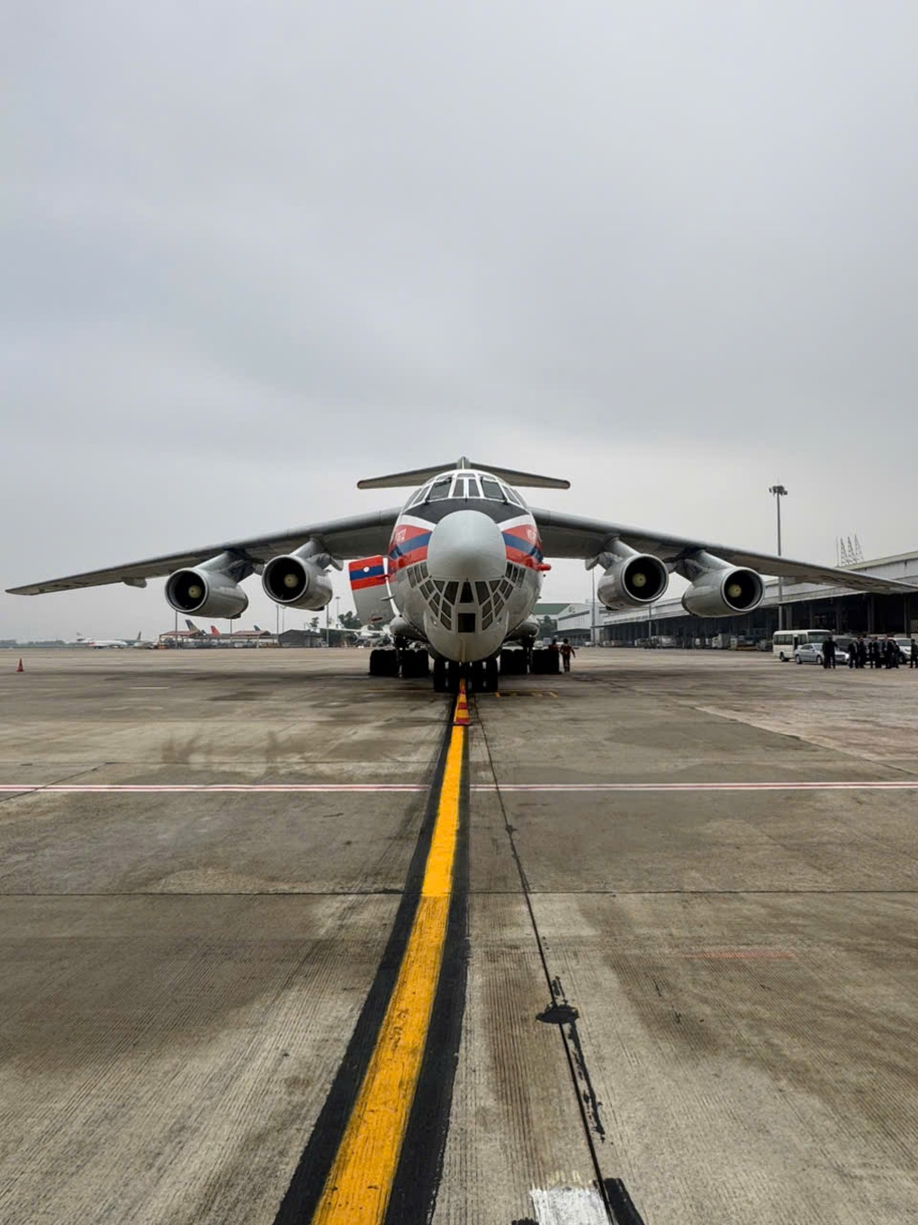 Máy bay Nga chuyển 30 tấn hàng hóa hỗ trợ Việt Nam sau thiên tai - 2