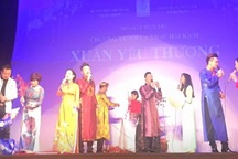 Xuân yêu thương sưởi ấm tình quê hương giữa trời Âu tuyết phủ
