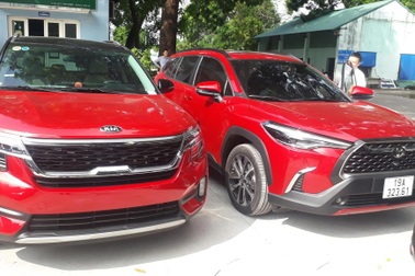 Corolla Cross, Kia Seltos thay nhau dẫn đầu phân khúc xe gầm cao đô thị