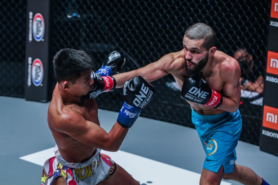 Máy đá Thái Lan thua Chim hoàng yến Hà Lan tại ONE Championship - 3 Máy đá Thái Lan thua Chim hoàng yến Hà Lan tại ONE Championship - 3