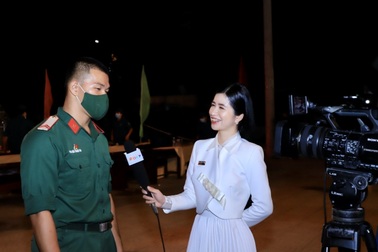 Vẻ đẹp duyên dáng của nữ MC quân đội Mạc Kim Thắng