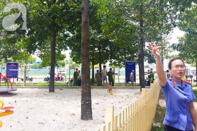 TP.HCM: Chơi ngoài công viên buổi tối, 2 bé gái khoảng 9 tuổi bị nam thanh niên khống chế hiếp dâm - Ảnh 1. TP.HCM: Chơi ngoài công viên buổi tối, 2 bé gái khoảng 9 tuổi bị nam thanh niên khống chế hiếp dâm - Ảnh 1.
