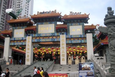 Thăm ngôi đền linh thiêng nhất ở Hồng Kông