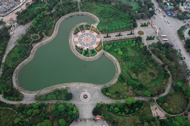 Xin cắt "lá phổi xanh" Cầu Giấy làm bãi đỗ xe: Dân kịch liệt phản đối