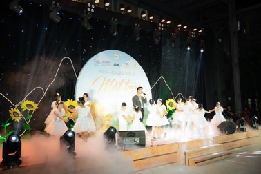 Đoàn văn công Mặt trời và khát vọng lan tỏa những điểm chạm nhân ái