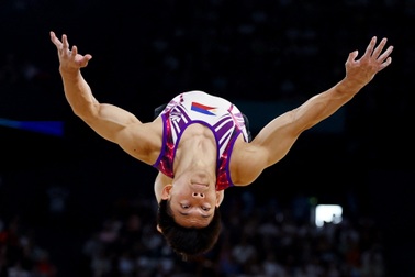 Chân dung người hùng giành 2 HCV Olympic 2024 Carlos Yulo của Philippines