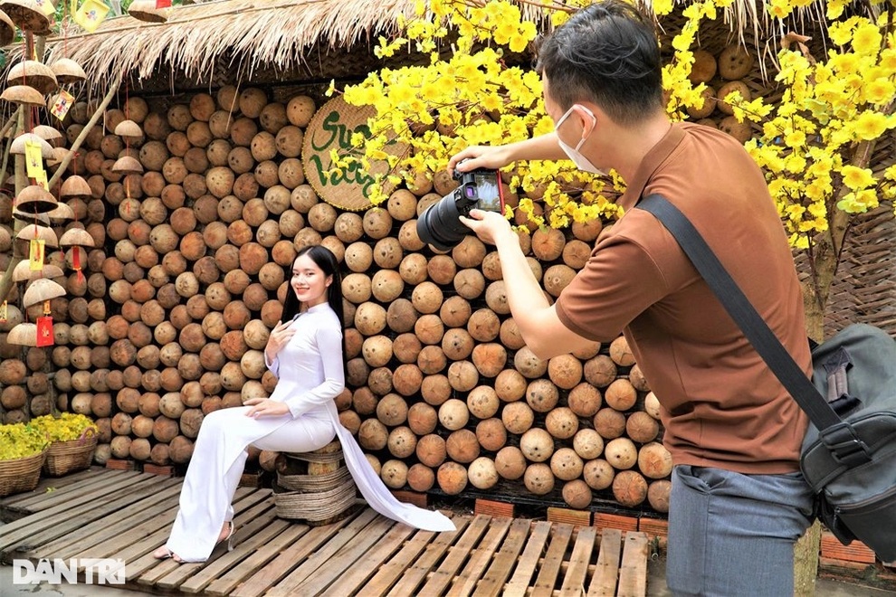 Chàng trai hô biến con hẻm cũ thành phố xuân đẹp vạn người mê - 4 Chàng trai hô biến con hẻm cũ thành phố xuân đẹp vạn người mê - 4