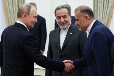 Cách Iran tăng cường quan hệ với Nga giữa xung đột Trung Đông