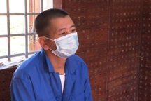 Cha dượng đạp chết con riêng của vợ vì "tội" khóc to