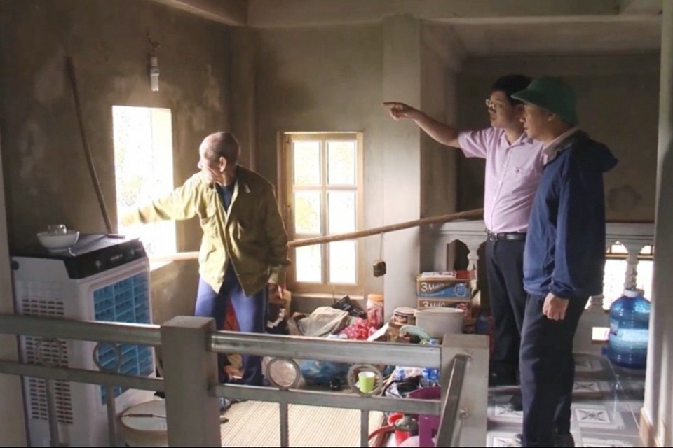 Nhà an toàn, sống an tâm mô hình khẩn thiết cho dân nghèo vùng rốn lũ - 3 Nhà an toàn, sống an tâm mô hình khẩn thiết cho dân nghèo vùng rốn lũ - 3