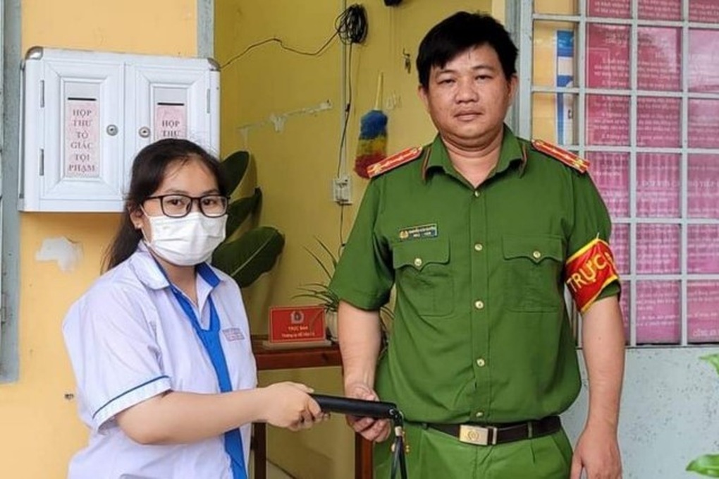 Thí sinh đi thi tốt nghiệp nhặt được 7 triệu đồng, tìm trả người bị mất - 1 Thí sinh đi thi tốt nghiệp nhặt được 7 triệu đồng, tìm trả người bị mất - 1