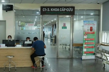 Số bệnh nhân vào viện sau khi ăn bánh mì ở phường Hạnh Thông tăng vọt