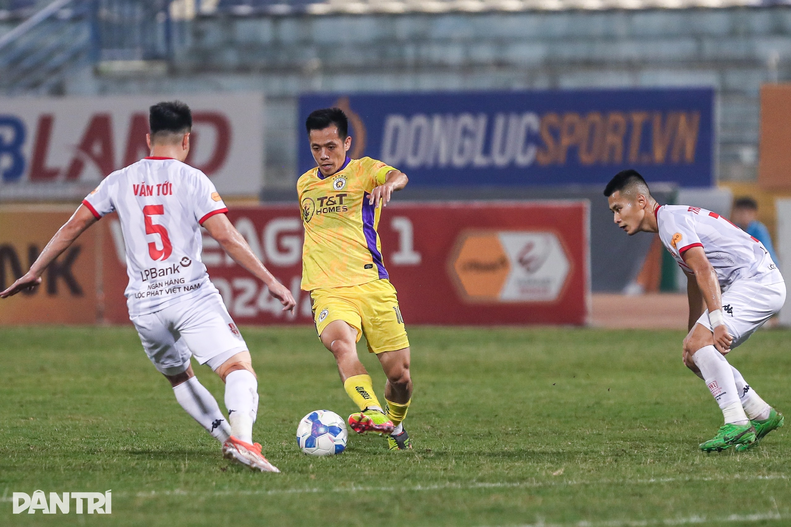 Văn Quyết lập công, Hà Nội FC vẫn phải chia điểm trước Hải Phòng - 4 Văn Quyết lập công, Hà Nội FC vẫn phải chia điểm trước Hải Phòng - 4