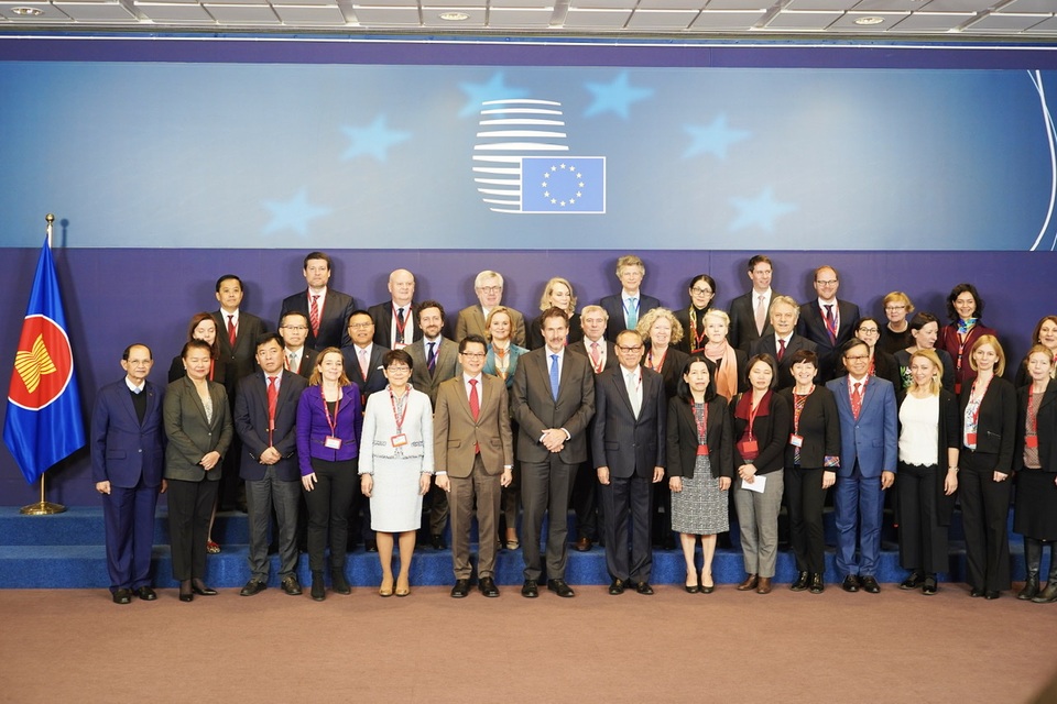 EU - ASEAN chia sẻ về tình hình ứng phó dịch corona - 1 EU - ASEAN chia sẻ về tình hình ứng phó dịch corona - 1