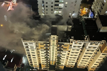 Giải cứu 7 người trong vụ cháy chung cư 13 tầng ở Hà Nội