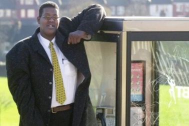 Người đàn ông cao 2,3m và cuộc đời khó khăn không ngờ