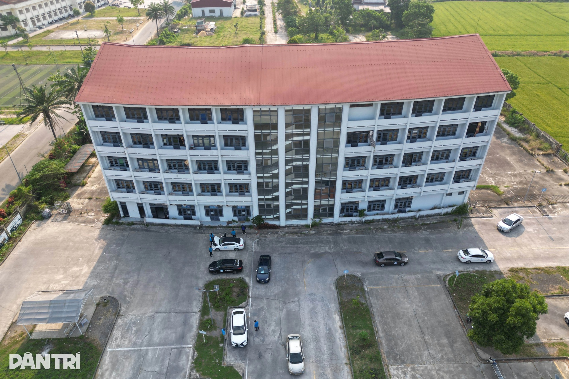 Trung tâm hỗ trợ nông dân rộng gần 2,4ha xuống cấp, chờ chuyển giao - 11
