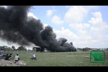 Biển lửa bao trùm xưởng sản xuất mũ bảo hiểm rộng hơn 1.000m2