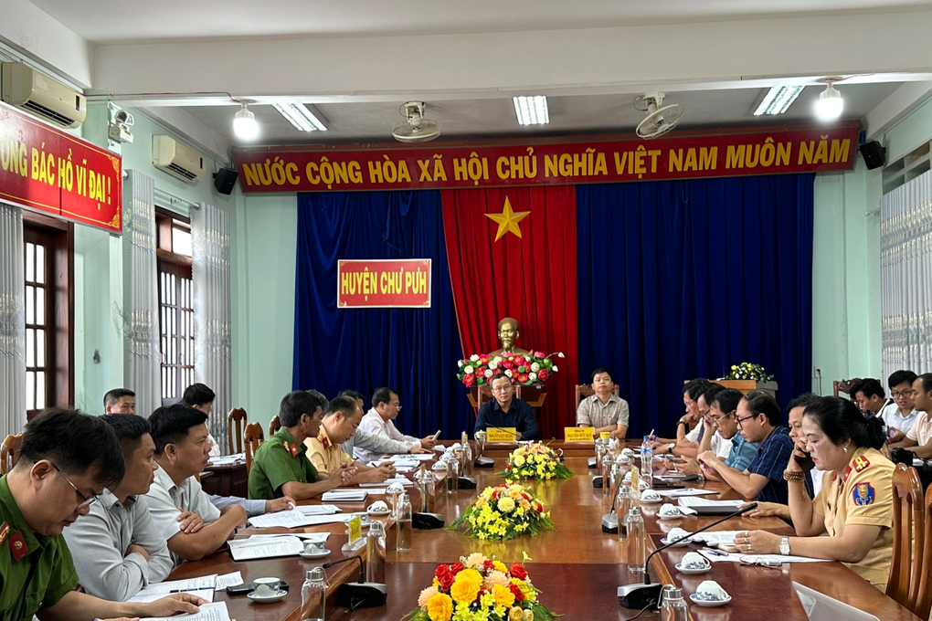 Vụ 3 người CLB HAGL tử nạn: Vì sao quốc lộ 14 nhiều tai nạn? - 2 Vụ 3 người CLB HAGL tử nạn: Vì sao quốc lộ 14 nhiều tai nạn? - 2
