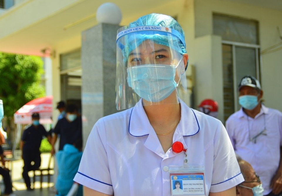 Ngày đầu Bệnh viện C Đà Nẵng mở cửa tiếp nhận bệnh nhân sau phong tỏa - 10