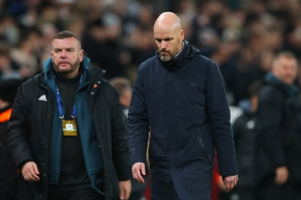 Man Utd liên tiếp thua trận, HLV Ten Hag bị nhiều học trò quay lưng - 2 Man Utd liên tiếp thua trận, HLV Ten Hag bị nhiều học trò quay lưng - 2