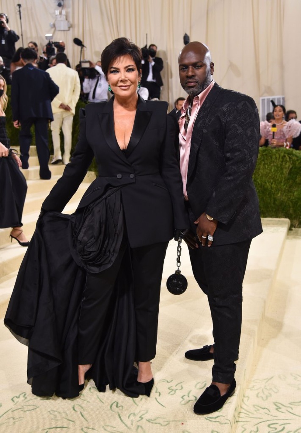 Choáng ngợp với loạt trang phục ấn tượng của mỹ nhân dự MET gala 2021 - 55 Choáng ngợp với loạt trang phục ấn tượng của mỹ nhân dự MET gala 2021 - 55