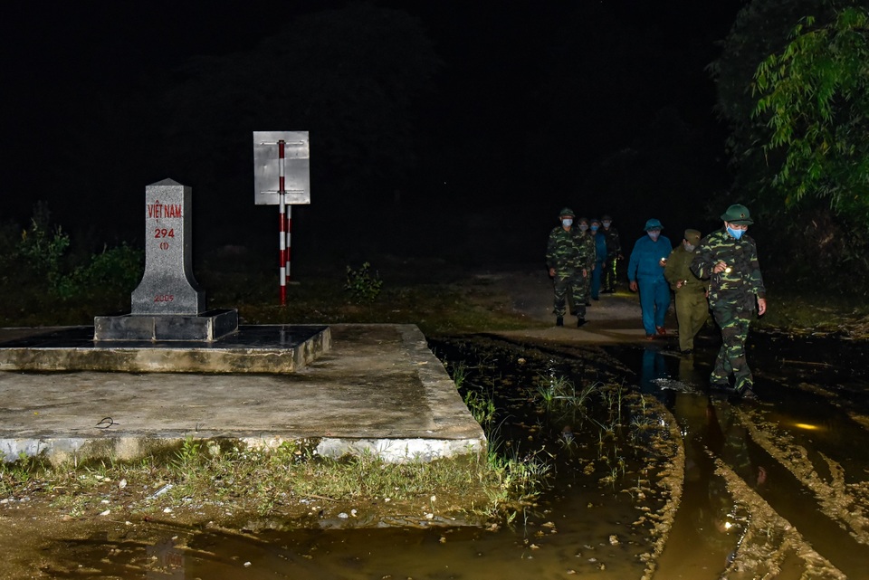 Cuộc chiến Covid-19 nơi phên dậu Tổ quốc - 3 Cuộc chiến Covid-19 nơi phên dậu Tổ quốc - 3