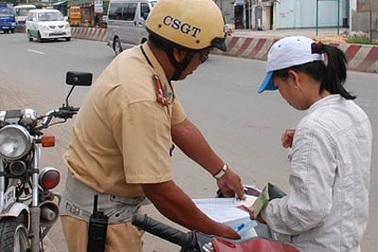 Xử phạt người điều khiển phương tiện không chính chủ là thách đố người dân