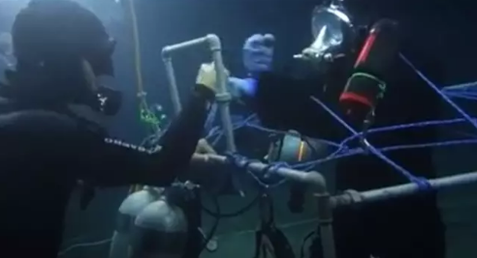 Ở dưới biển suốt 6 ngày trong nỗ lực lập kỷ lục thế giới mới - 2