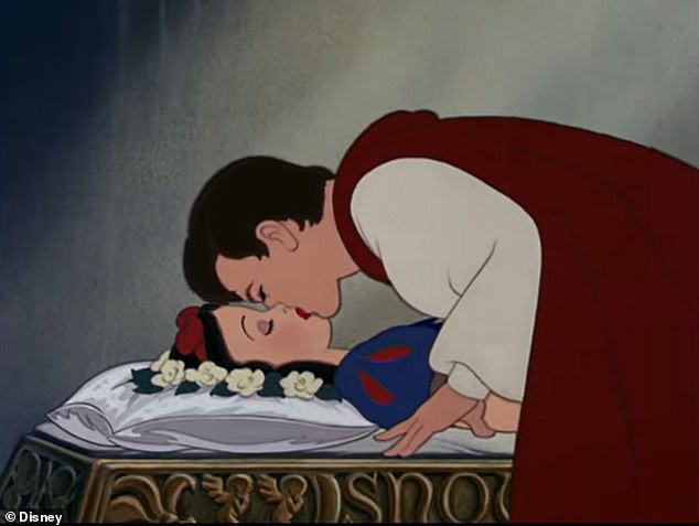 Nụ hôn, 7 chú lùn và cái kết hạnh phúc mãi mãi: Vì sao phải thay đổi? - 4 Nụ hôn, 7 chú lùn và cái kết hạnh phúc mãi mãi: Vì sao phải thay đổi? - 4