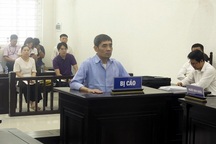 Giám đốc dùng thủ đoạn cấp lại đăng ký ô tô lừa đảo tiền tỷ