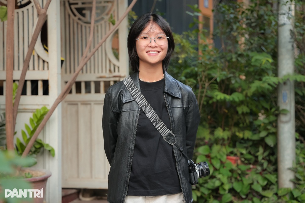 Con gái NSND Công Lý: Bố chỉ thể hiện tình cảm lúc… say - 7