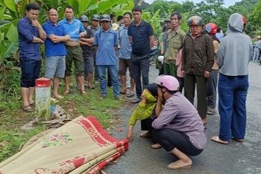 Cụ bà 71 tuổi bị lũ cuốn trôi