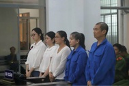 Xét xử 5 cựu cán bộ ngân hàng tham ô hơn 17 tỷ đồng