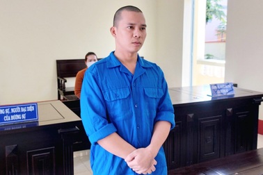 Tài xế chở thuê 57.000 bao thuốc lá lậu lĩnh 5 năm tù