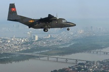 Lần đầu sau 40 năm, máy bay vận tải xếp đội hình bay trên bầu trời Hà Nội