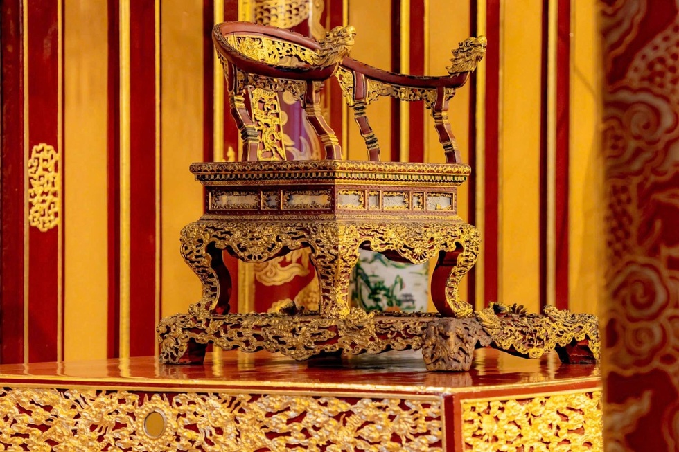 Từ vụ leo ngai vàng ở Huế: Mỗi bảo vật có 2 camera, bảo vệ túc trực 24/24h?