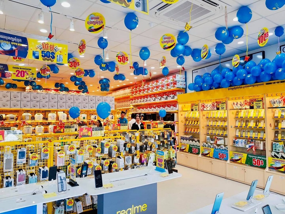 Bluetronics - bước đệm cho tham vọng số 1 Đông Nam Á của Thế Giới Di Động - 3 Bluetronics - bước đệm cho tham vọng số 1 Đông Nam Á của Thế Giới Di Động - 3