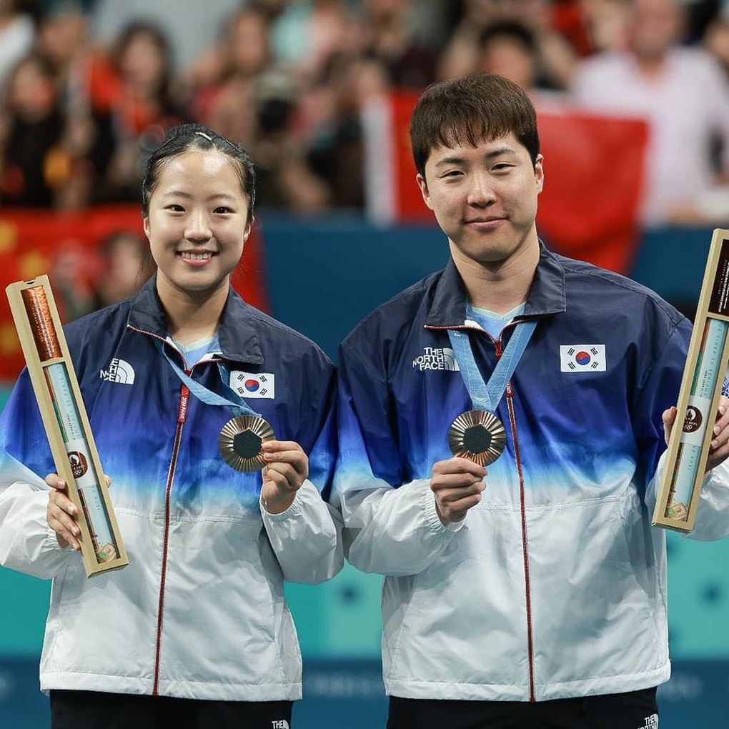 Thắng nghẹt thở Triều Tiên, Trung Quốc giành HCV bóng bàn Olympic đầu tiên - 4 Thắng nghẹt thở Triều Tiên, Trung Quốc giành HCV bóng bàn Olympic đầu tiên - 4
