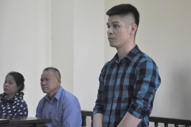 Mâu thuẫn khi vay mượn tiền, dùng dao đâm chết người