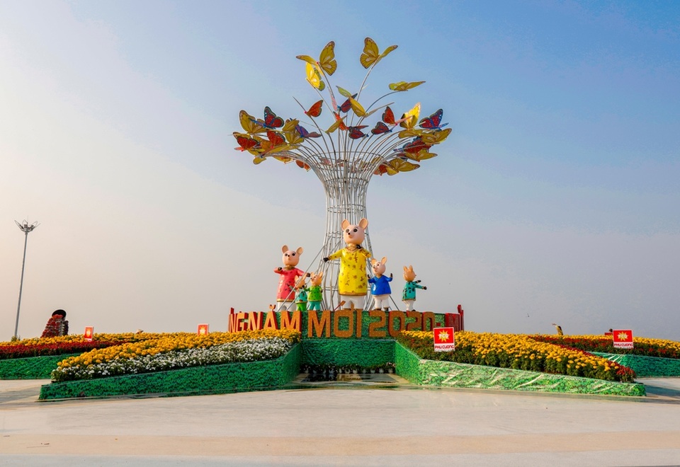 Đường hoa xuân rực rỡ nơi xứ biển Tây Nam - 3 Đường hoa xuân rực rỡ nơi xứ biển Tây Nam - 3
