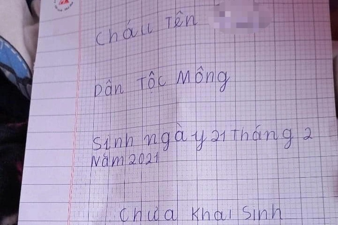 Bé gái hơn 1 tuổi bị bỏ rơi ở điểm ngắm cảnh ruộng bậc thang Sa Pa - 2 Bé gái hơn 1 tuổi bị bỏ rơi ở điểm ngắm cảnh ruộng bậc thang Sa Pa - 2
