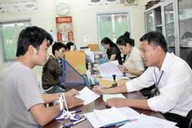Nghỉ hưu do tinh giản biên chế có được trả trợ cấp thất nghiệp?